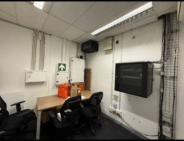 381M² OFFICE TO LET IN CLAREMONT